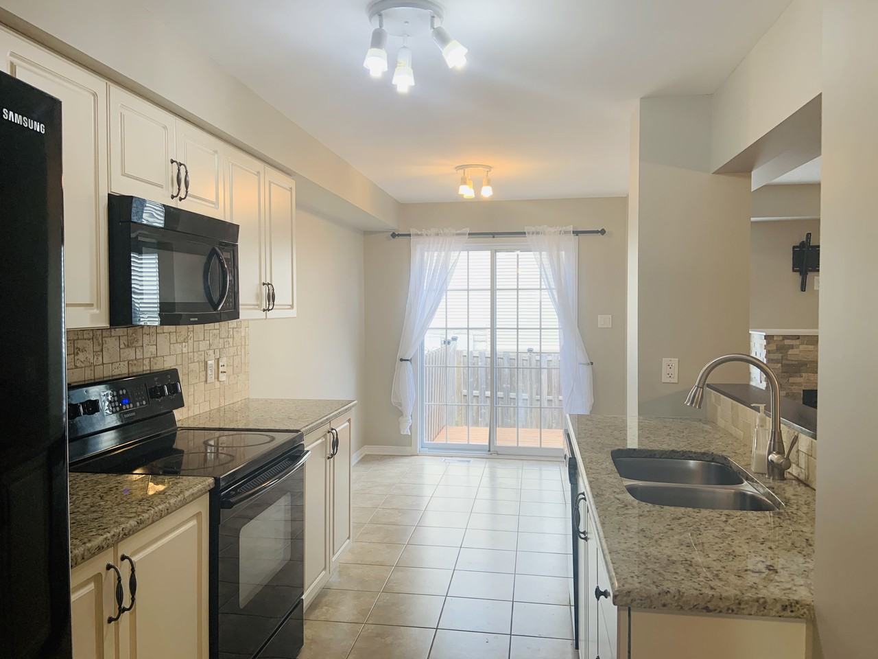 178 Patriot Pl - Photo 2 of 12