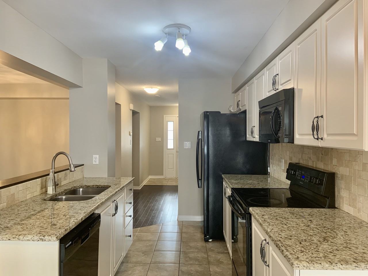 178 Patriot Pl - Photo 3 of 12