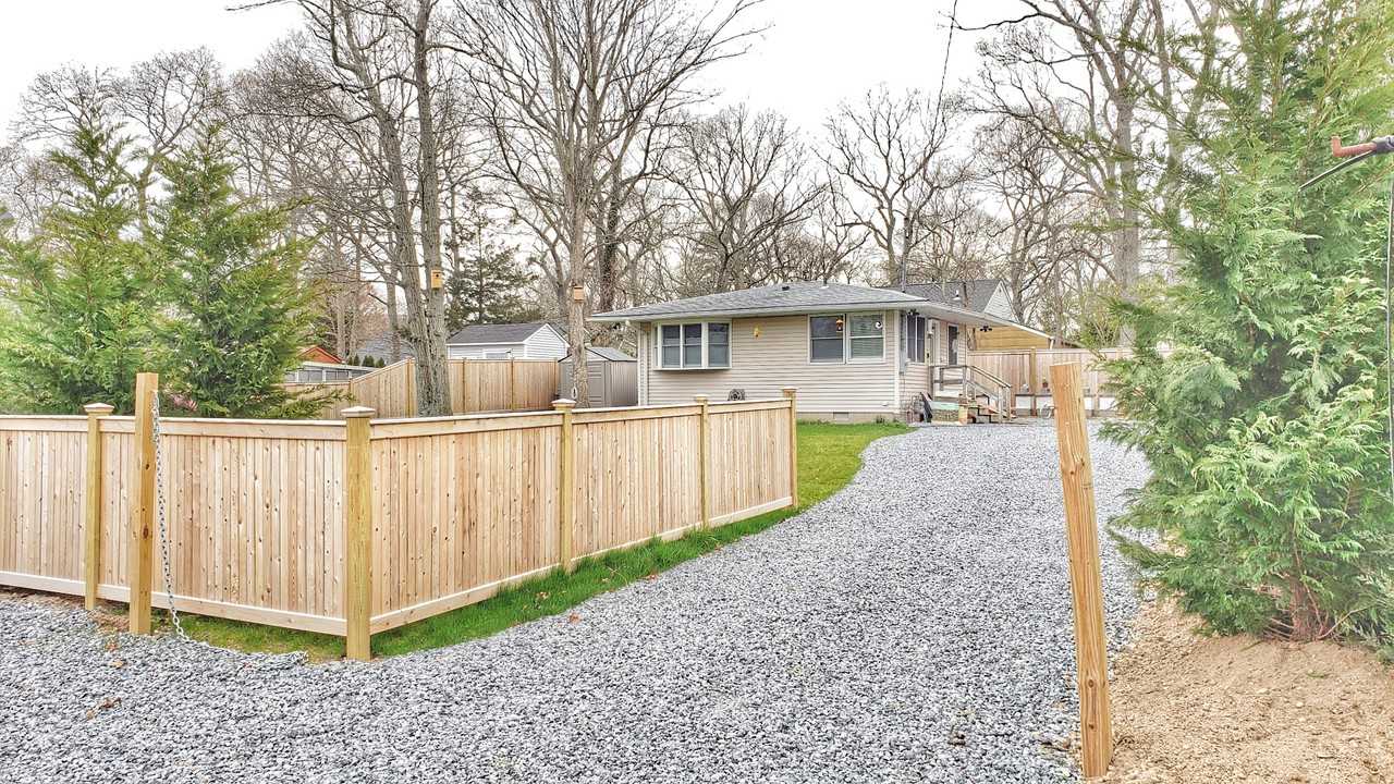 125 Royal Avenue - Photo 2 of 14