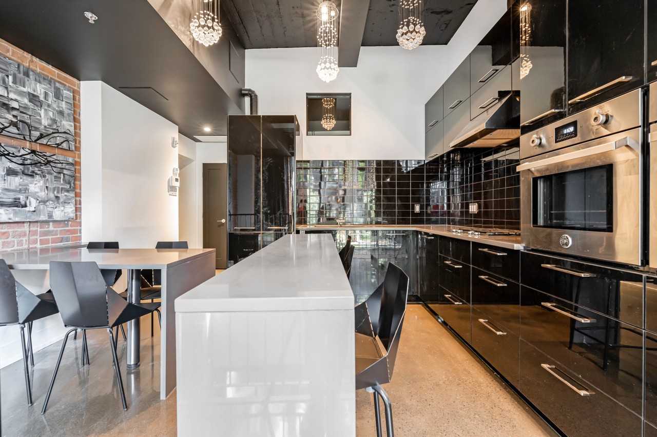 1830 Rue Panet - Photo 2 of 17