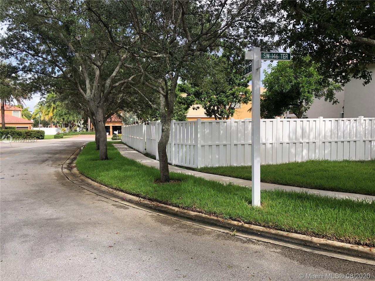 3501 Southwest 146th Terrace - Photo 2 of 28