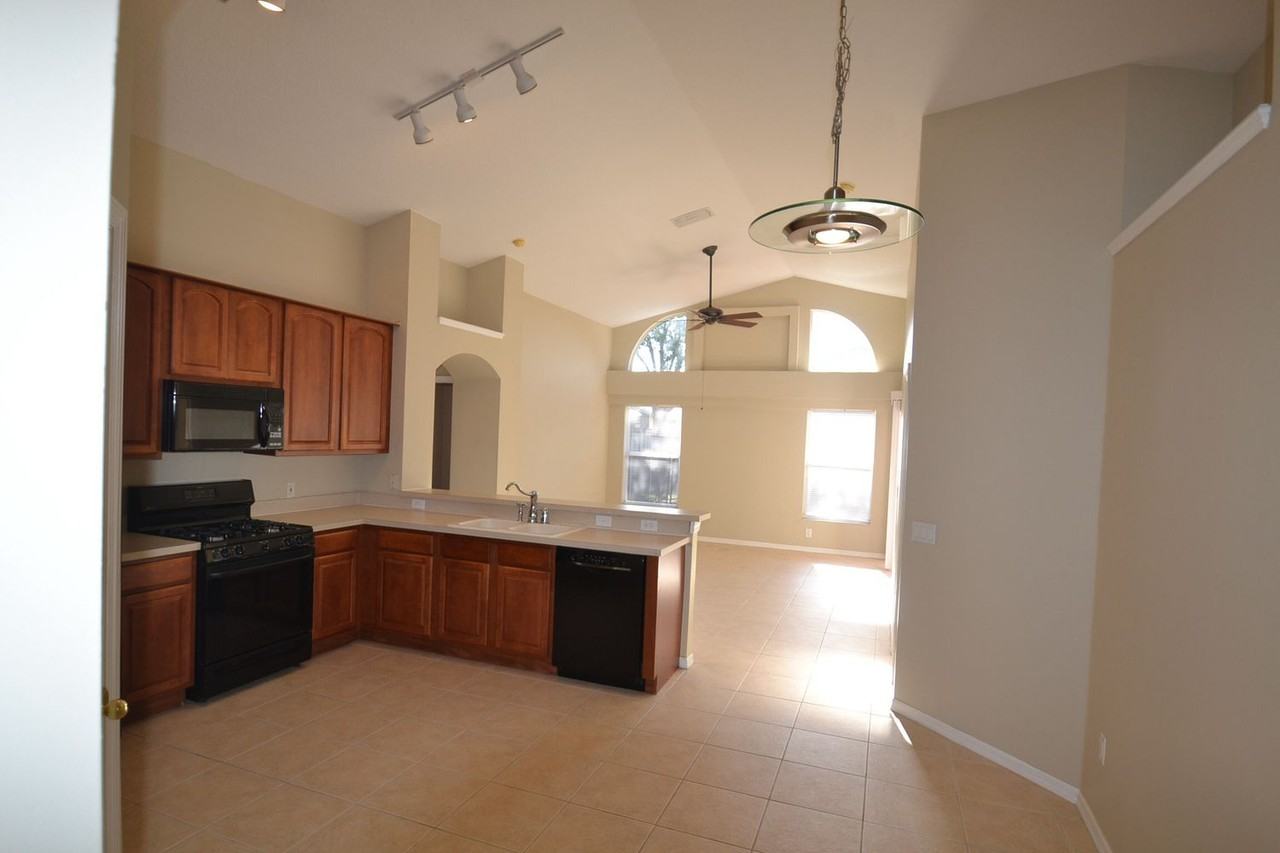 6711 Waterton Dr - Photo 2 of 15