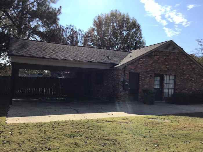746 Pinkston St - Photo 2 of 6