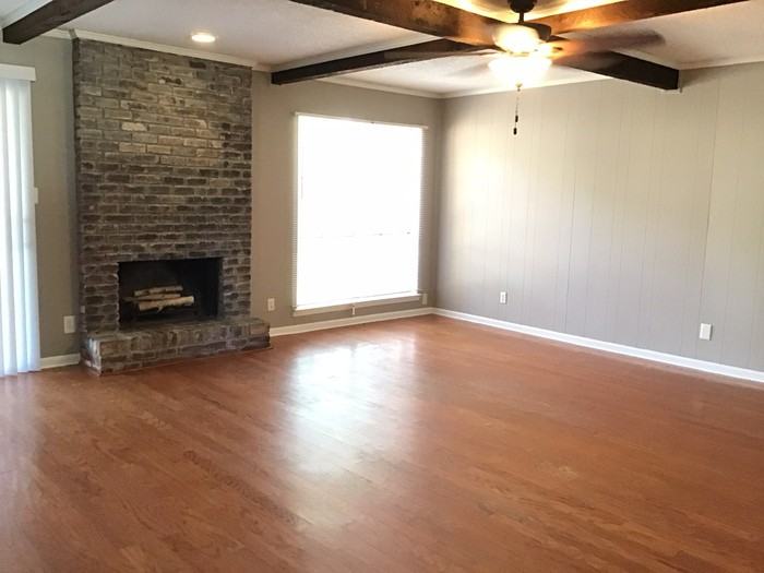746 Pinkston St - Photo 3 of 6