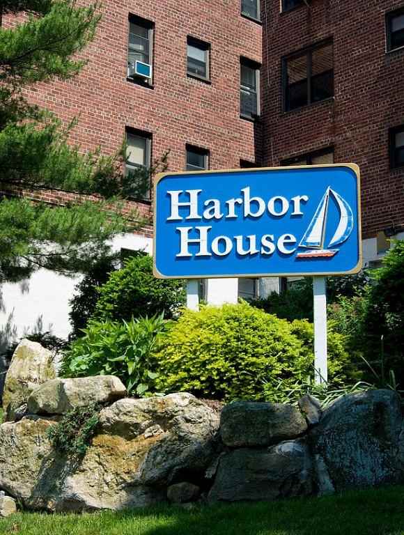 Harbor House - Photo 2 of 8