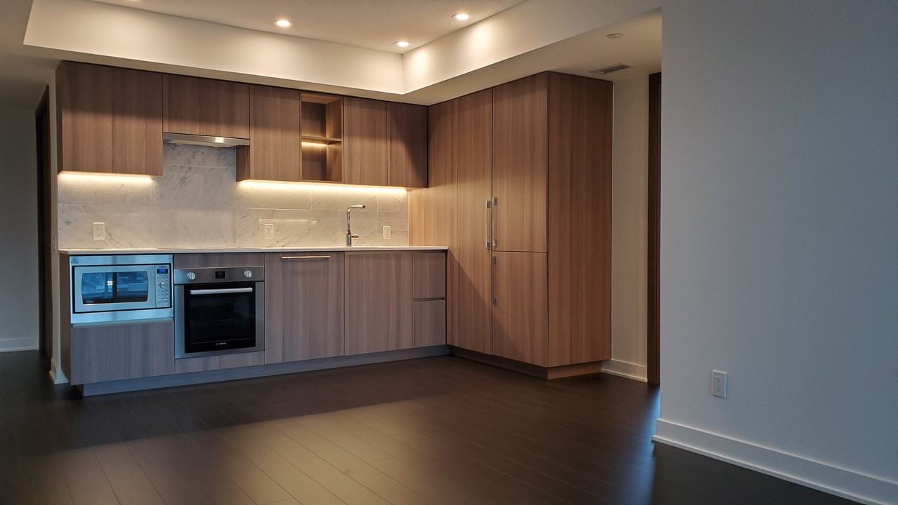 17 Bathurst Street #1810