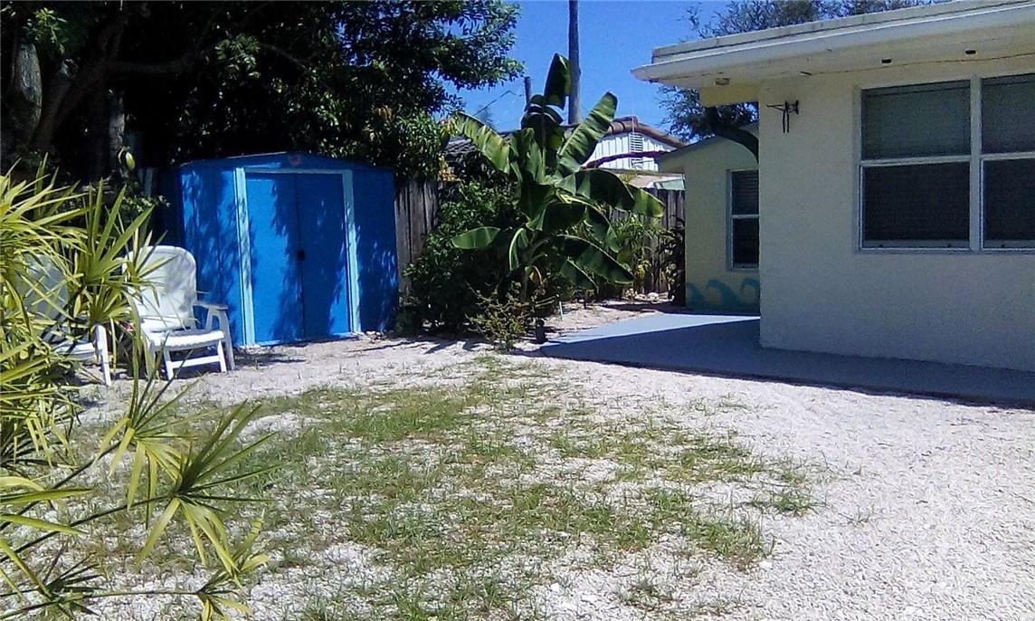 2735 Bruce Terrace - Photo 2 of 12