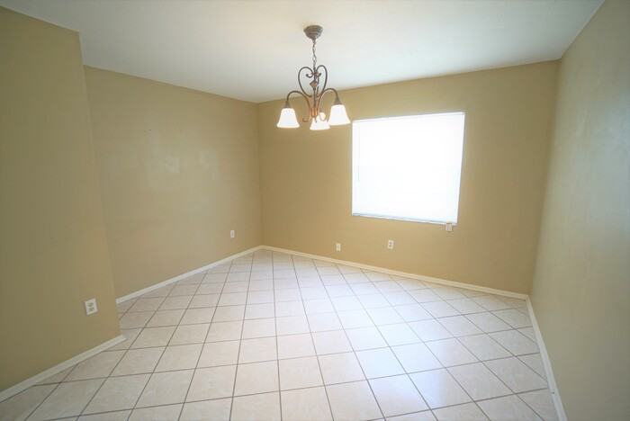 4904 Crofton Way - Photo 3 of 11