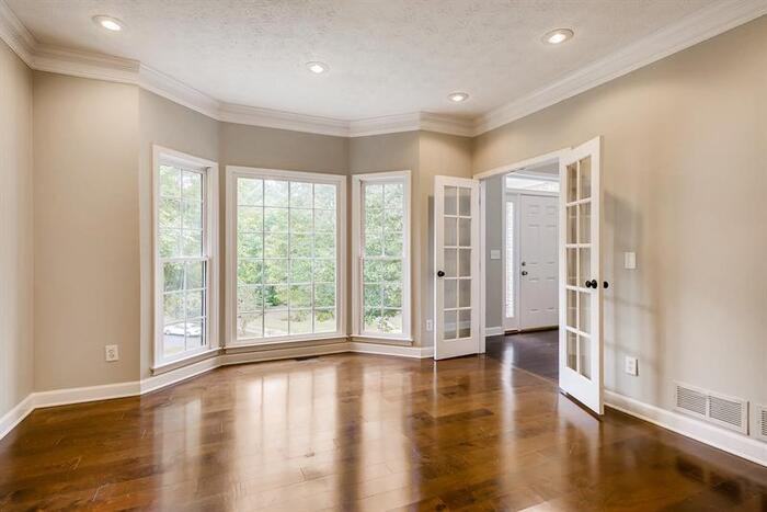 213 Powers Ct - Photo 2 of 18