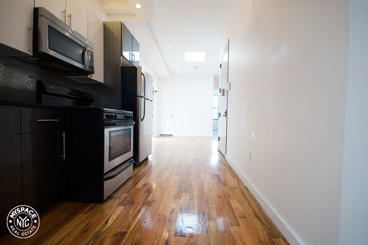 290 Stockholm St #2L