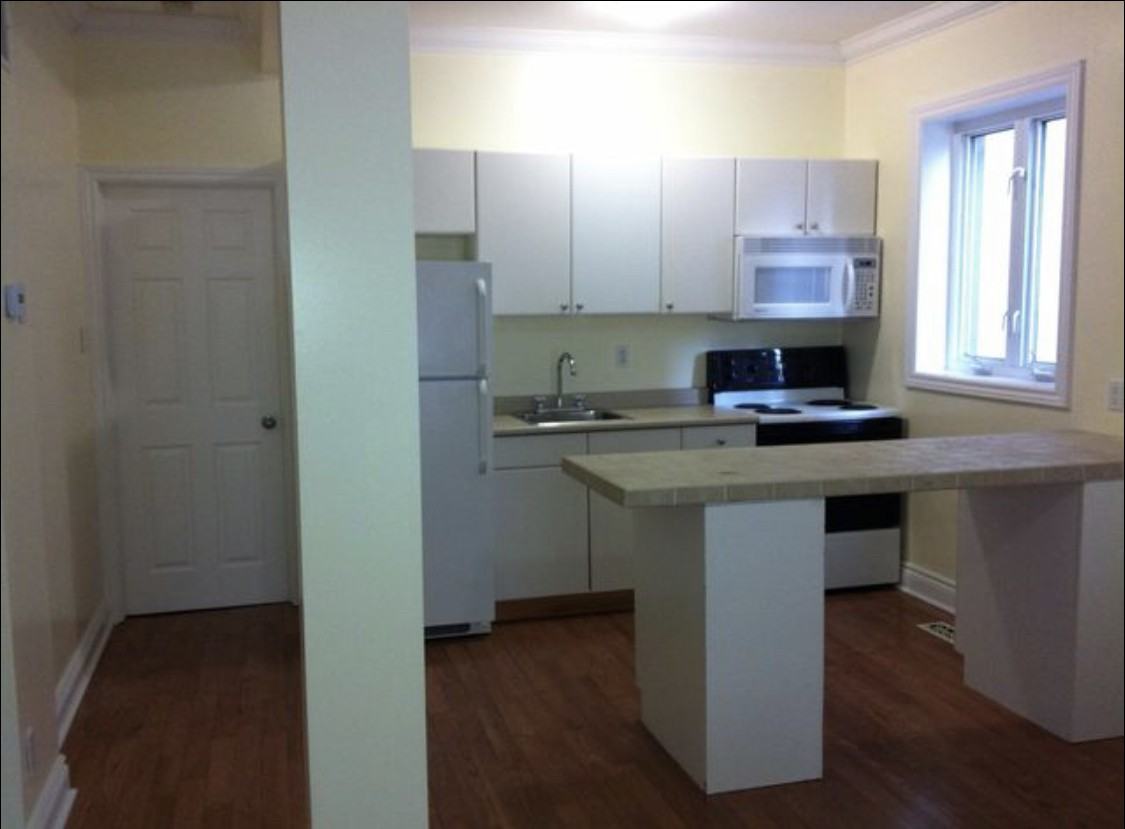 303 Bell Street South #1