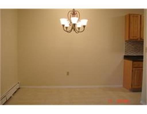 24 Stoneybrook Dr #8 - Photo 3 of 3