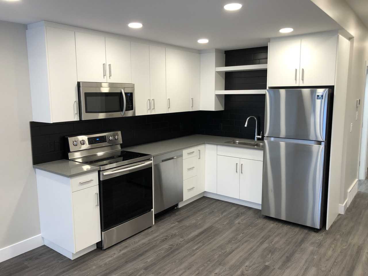 8758 84 Avenue Northwest B - Photo 2 of 9