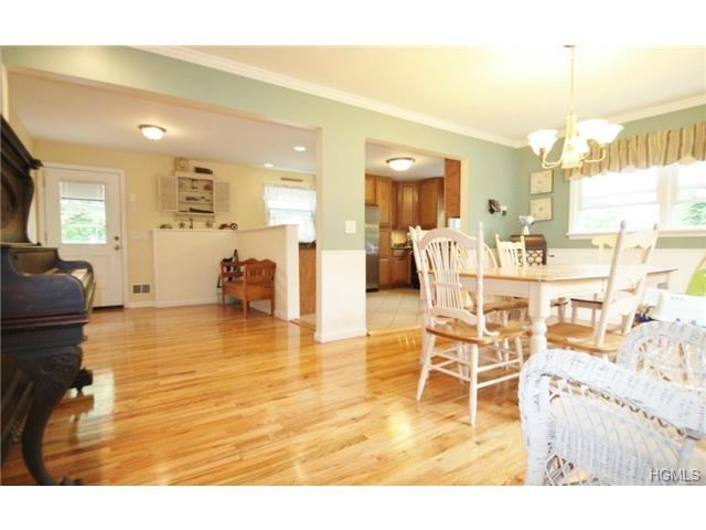 27 Parkway Dr N - Photo 2 of 27