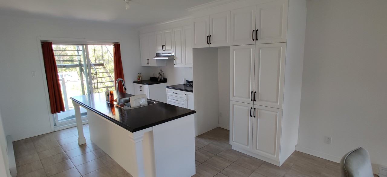 2053 48e Avenue #C - Photo 3 of 15