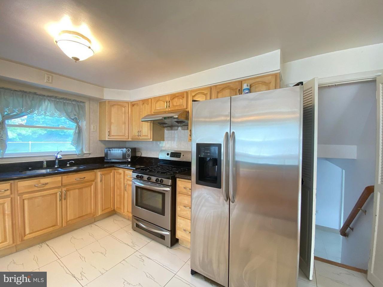 872 Rhoads Dr - Photo 3 of 19