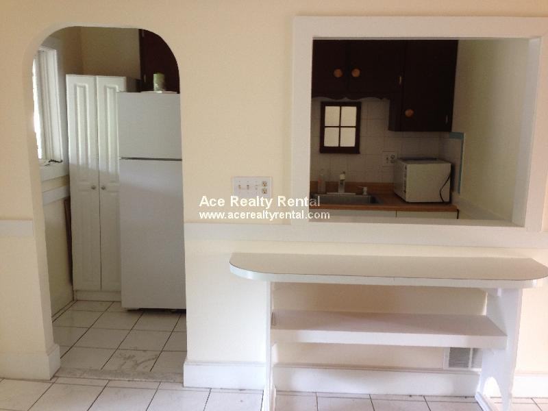 139 Morse St - Photo 2 of 9