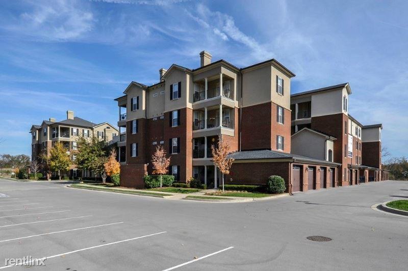 305 305 Seven Springs Way 401 - Photo 2 of 27