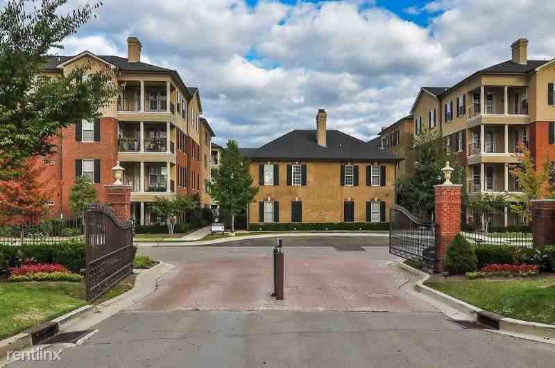 305 305 Seven Springs Way 401 - Photo 3 of 27