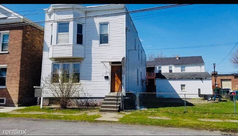 2635 2635 3rd Ave 2 - Photo 2 of 8