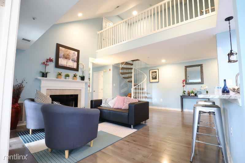 9716 9716 lake pointe ct 304 - Photo 2 of 14