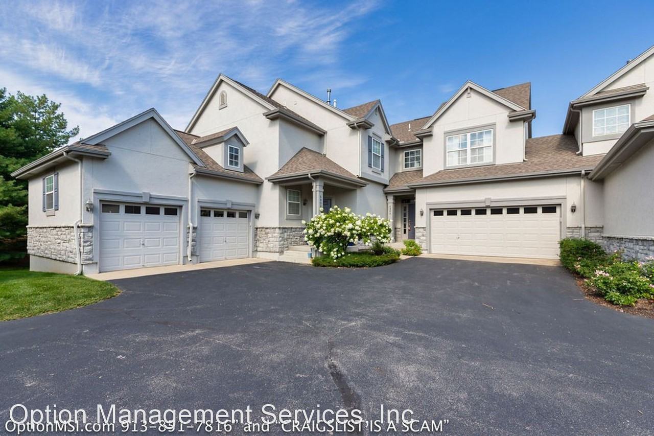 4804 W 159th Ter - Photo 3 of 33