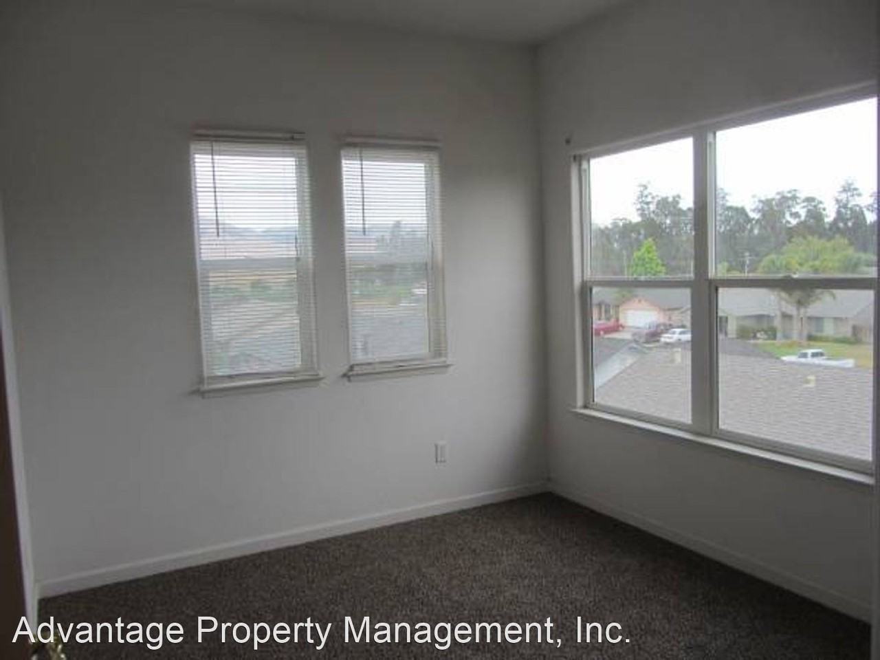 556 Margie Pl - Photo 2 of 3