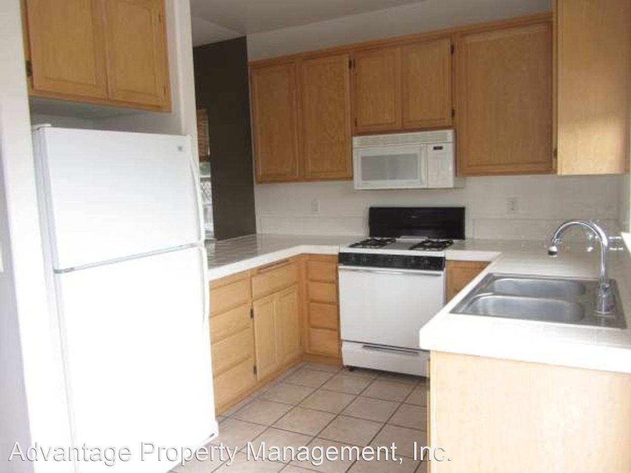 556 Margie Pl - Photo 3 of 3