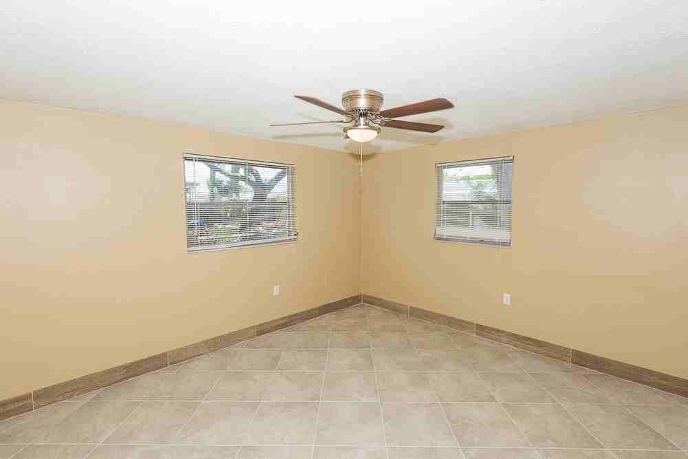 7034 Parrot Dr - Photo 4 of 12