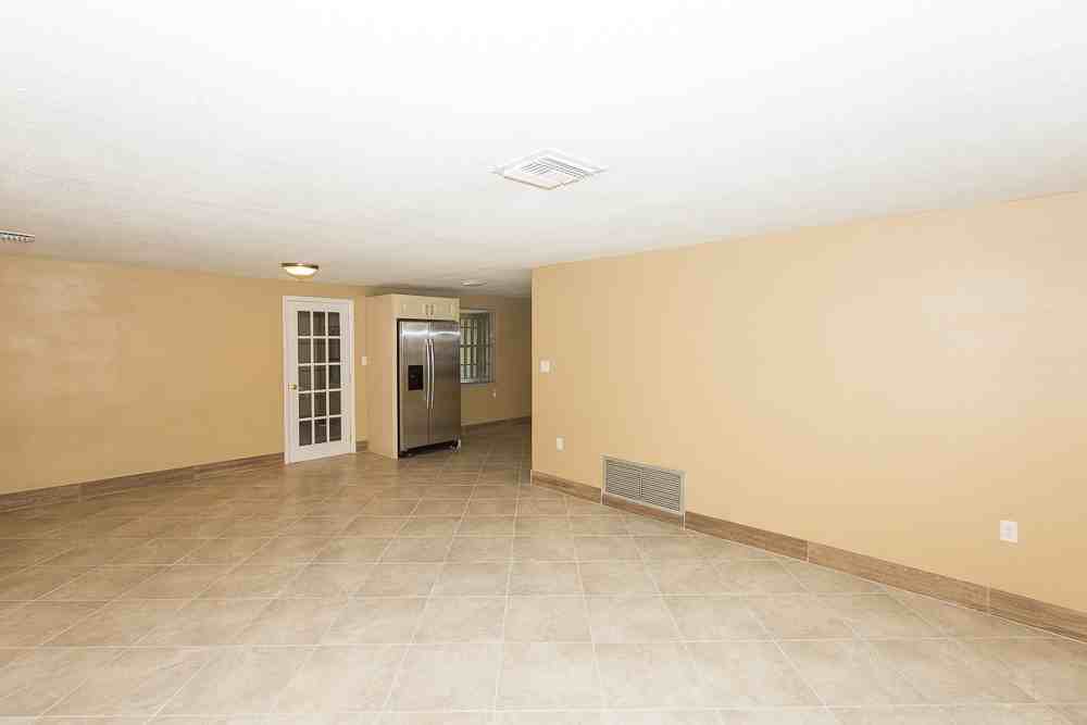 7034 Parrot Dr - Photo 6 of 12