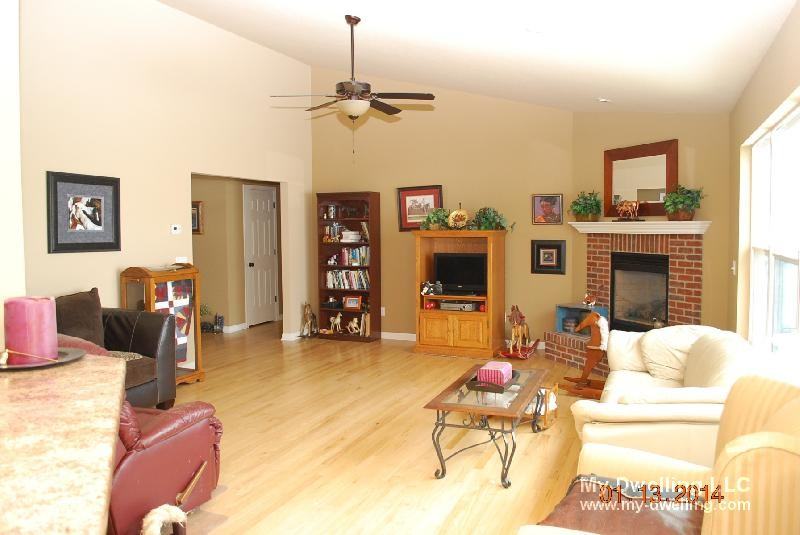 4631 108th St - Photo 2 of 15