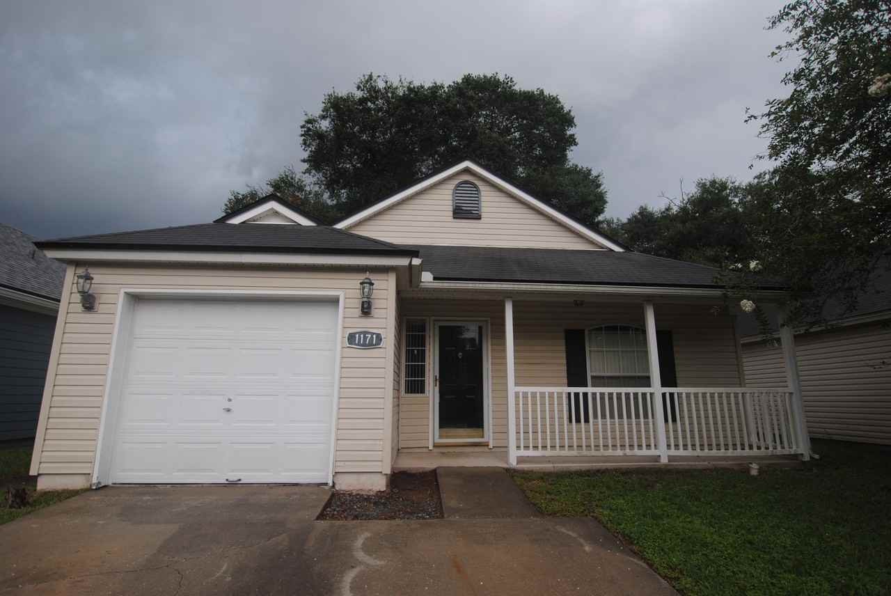 1171 Homard Blvd E - Photo 2 of 17