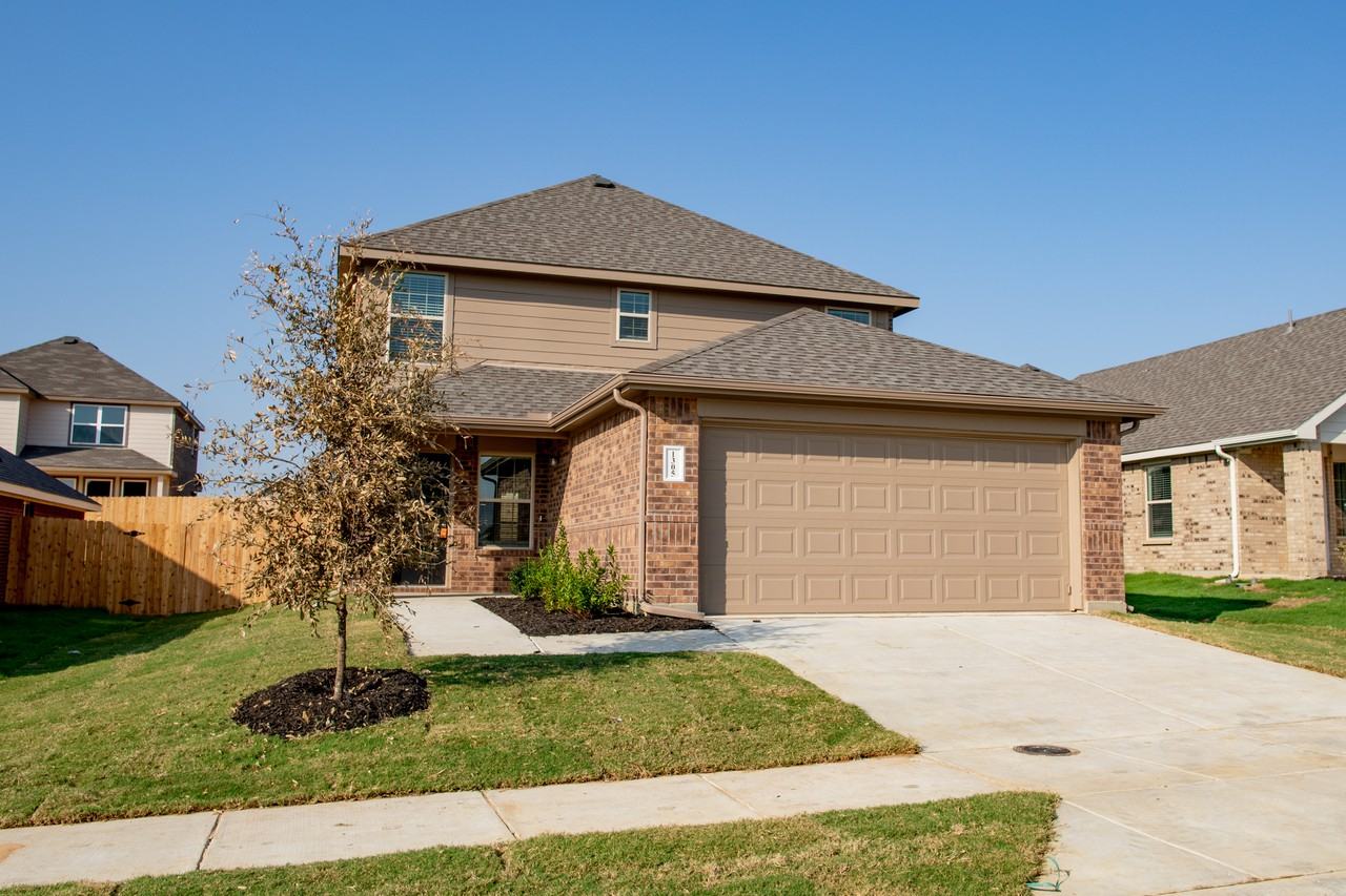 1305 Starling Ln - Photo 2 of 18
