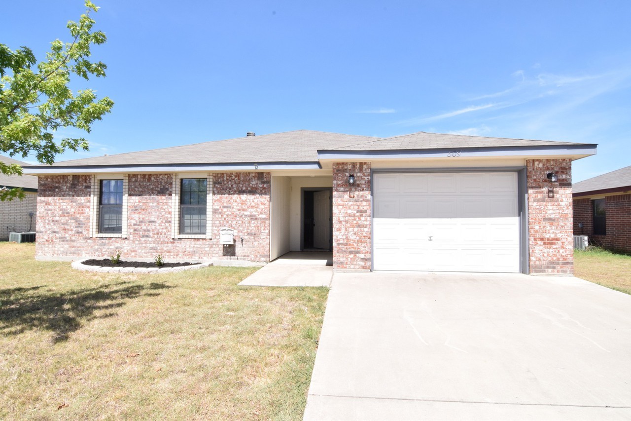 509 Sumac Trl - Photo 5 of 27