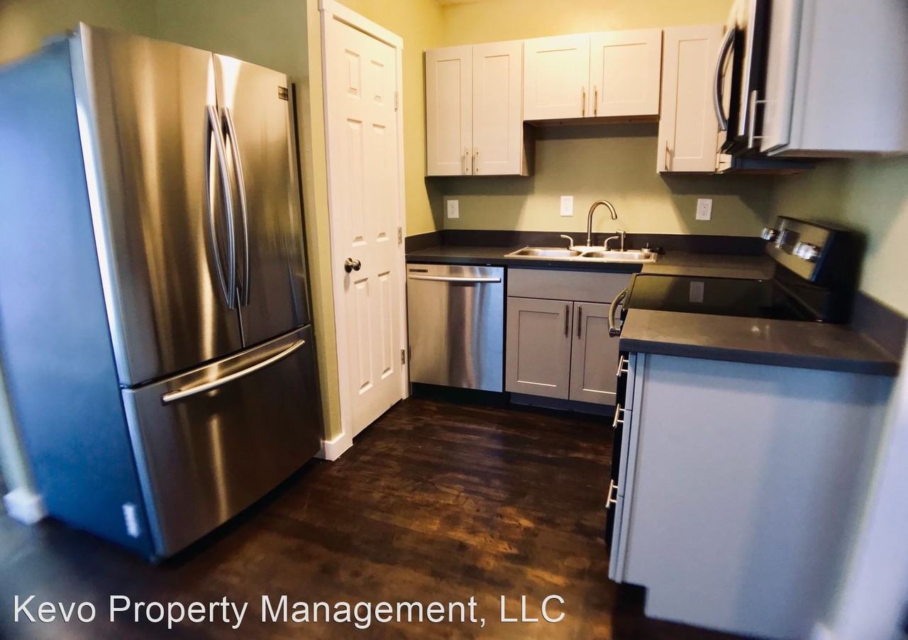 1503 Nw 46th St - Photo 3 of 8