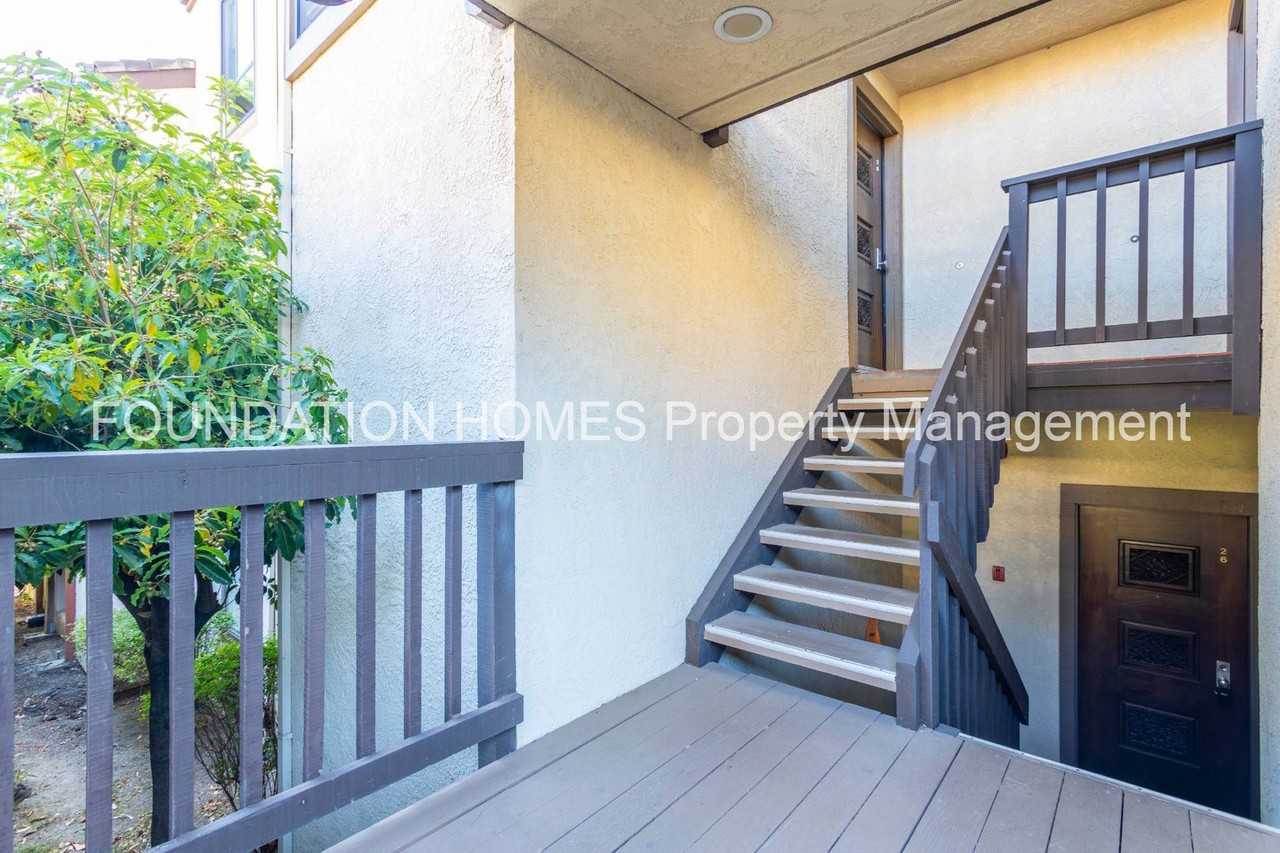 26 Corte Oriental - Photo 3 of 28