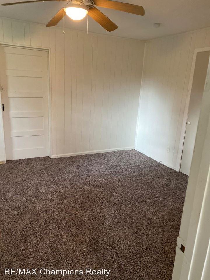 1500 9th Pl - Photo 2 of 10