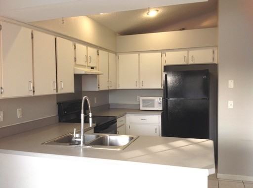 4200 Sandhurst Dr - Photo 3 of 22