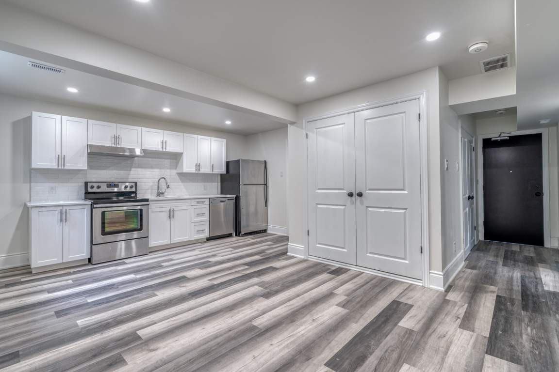 220 Caroline Street S - Photo 3 of 14