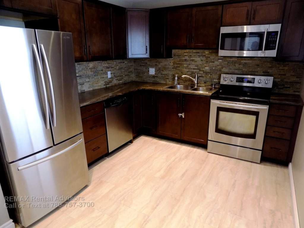 105 Kingsfield Village - Photo 2 of 32