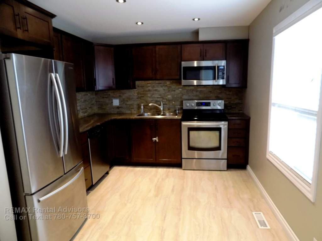 105 Kingsfield Village - Photo 3 of 32