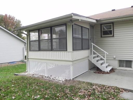 8703 Orchard St - Photo 2 of 13