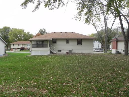 8703 Orchard St - Photo 3 of 13