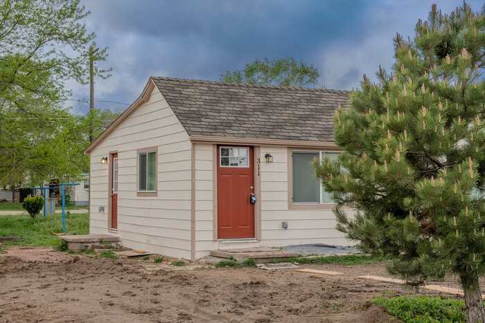 311 N 10th Ave - Photo 2 of 19