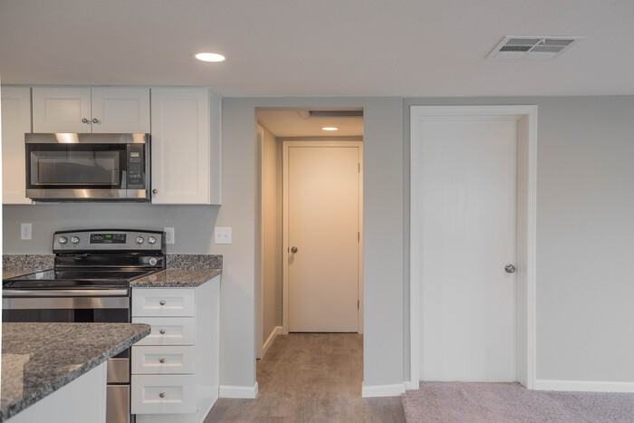 311 N 10th Ave - Photo 3 of 19