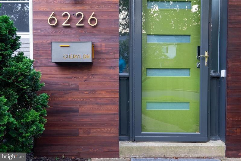 6226 Cheryl Dr - Photo 2 of 49