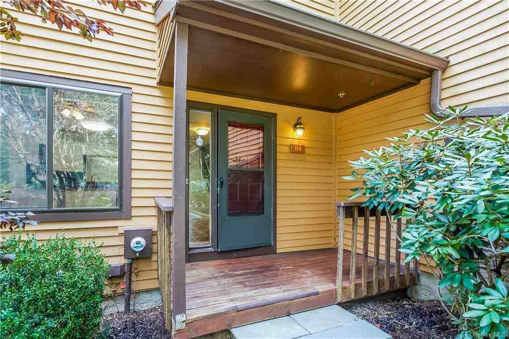 84 Pheasant Run - Photo 2 of 32