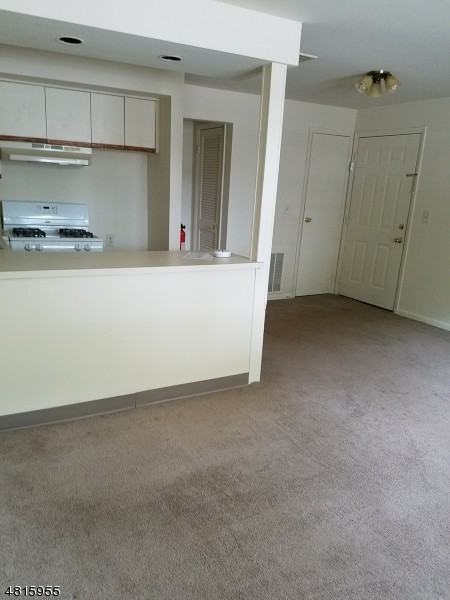 84 Main St Apt A - Photo 2 of 6