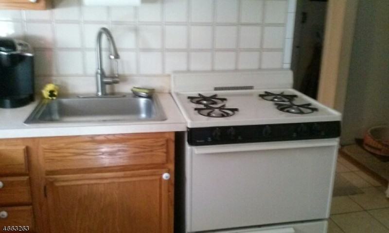 35 Dupont Ave - Photo 2 of 8