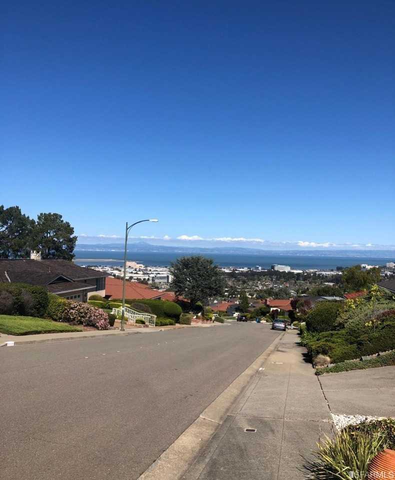 2931 Frontera Way - Photo 2 of 36